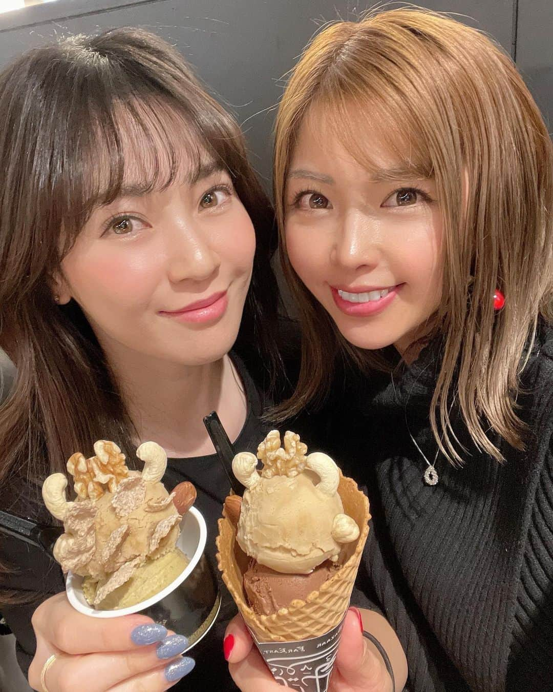 竹村真琴さんのインスタグラム写真 - (竹村真琴Instagram)「* また食べ物投稿です😆 これはヴィーガンジェラート🍨💕 身体に悪くない素材でデザートが食べられて安心&美味しいなので大満足でしたー✌️❤️ 久しぶりのなつみん👩🏻‍❤️‍👩🏼🧡 . . . #ヴィーガンジェラート #ヴィーガンカフェ #ヴィーガンスイーツ #fareastbazaarルミネ新宿店 #新宿ルミネ #lumine #プロゴルファー #女子プロゴルファー #前髪あり」1月18日 17時20分 - makototakemura_golf