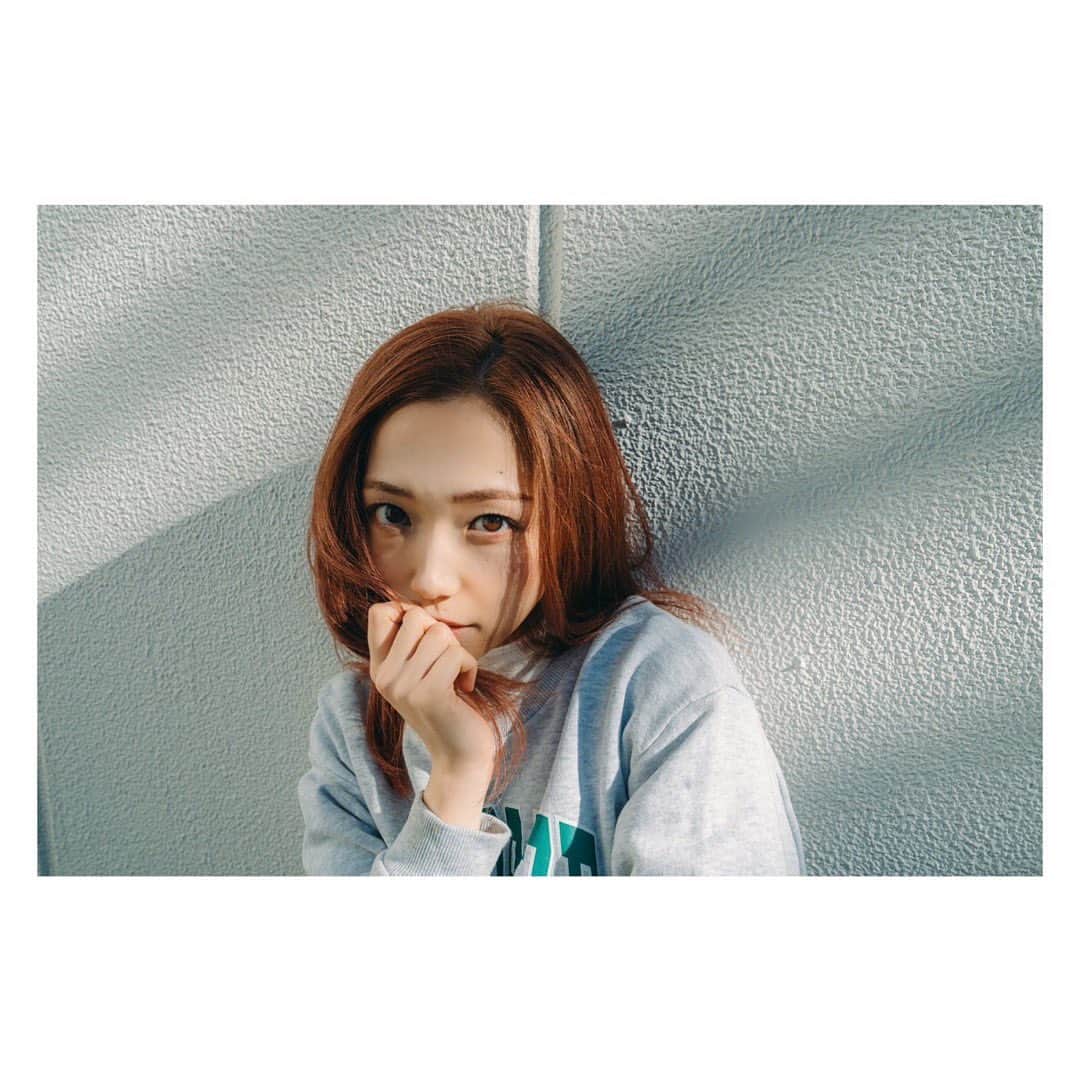 秋谷百音さんのインスタグラム写真 - (秋谷百音Instagram)「お散歩的な？（🍒）  ピンク髪の時に撮っていただきました📸💗  とてもラフなわたし。 休日のような。 みなさんは休日とかなにする？  Thank you :) 📸 @yusuke_nari2 さん 💄 @hairmake_shiraiyuri さん  #作品撮り #写真 #photooftheday #portrait #portraitphotography  #浅草橋 #散歩 #リラックス #relax #スウェット #ピンクヘアー #ピンク髪」1月18日 18時48分 - lespros_mone