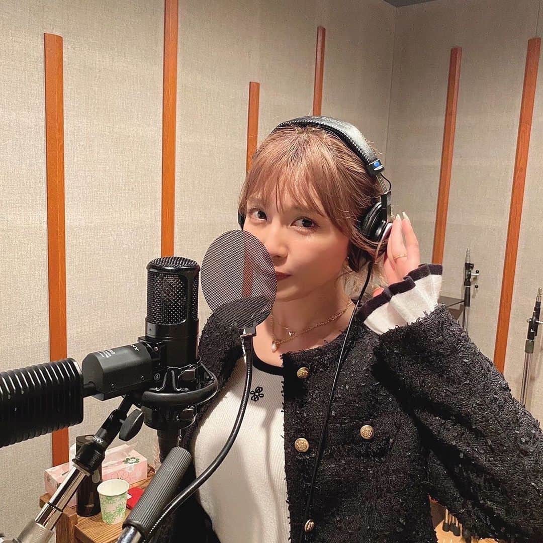 のインスタグラム：「. 新曲『going on』は、みんな聴けたかな？👂🏻 J-WAVEさんで毎日放送されているので、 聴いてみてね📻🎶  【　#みさごーいん　】 このハッシュタグと一緒にSNSも盛り上げていけたらいいな💖📱  ファンクラブのみんなから集めて、 その中からTwitterのアンケートでみんなで決めたハッシュタグ、、、 本当にありがとう😊🫶🏻  #オフショット #宇野実彩子 #goingon #みさごーいん」