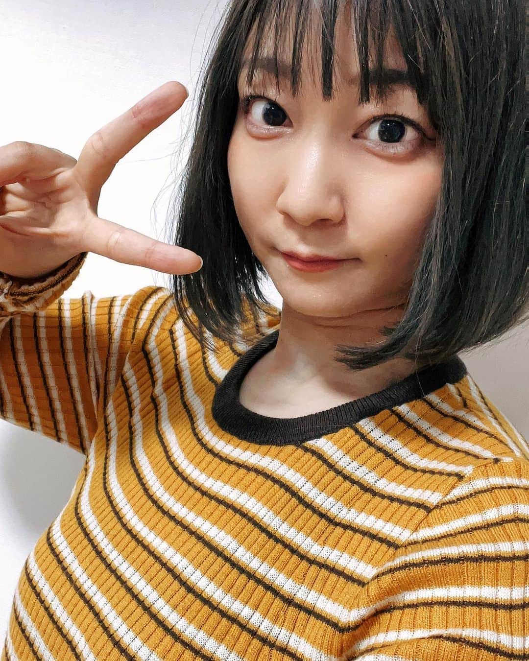 ヒラヤマンのインスタグラム：「今日は劇団四季の美女と野獣を観賞してきました。昔から美女と野獣が好きで、6月くらいに予約しとってずっと楽しみにしとったと。馴染みの曲（歌詞はすべてオリジナル）からミュージカルオリジナルの曲まで素晴らしい歌声とダンスに感動。もう一回行きたいなー♡ オオカミからベルを救った野獣のケガを手当てする時にケンカするとこが1番好きw #劇団四季 #美女と野獣」