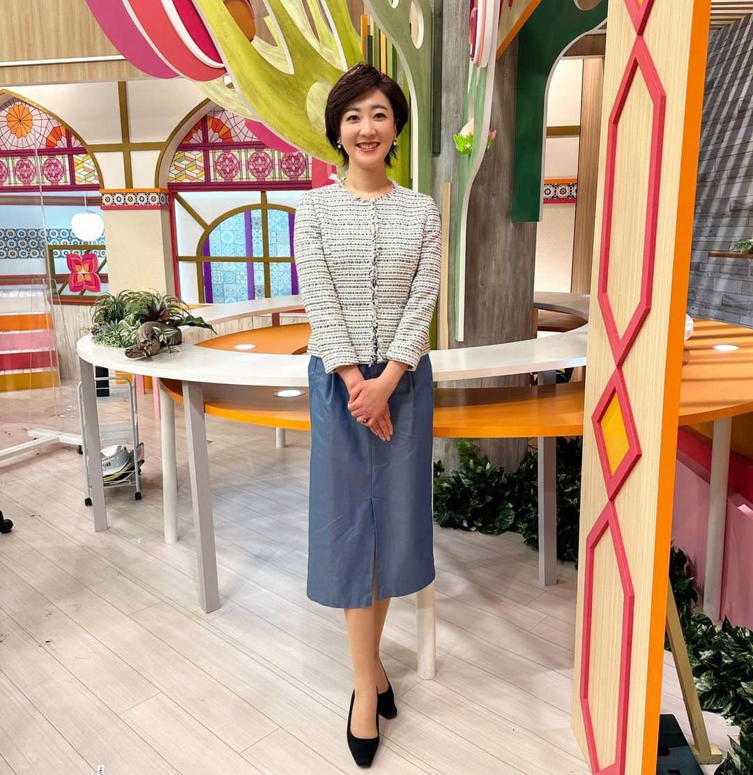 池尻和佳子さんのインスタグラム写真 - (池尻和佳子Instagram)「クラシックカメラ、今若い世代の女性にも人気のようですね📷博多阪急で今日から始まったクラシックカメラ博の様子、明日の「タダイマ」でお伝えします。  #クラシックカメラ#集合#博多阪急#23日まで #クラシックカメラ博#in博多#約2000点#rkb #タダイマ#ギュッとニュース#木曜日#アナウンサー #カメラのゴゴー商会#企画#池尻和佳子#マミヤ #ピストル形カメラ#希少#大規模#販売会」1月18日 19時47分 - wakako_ikejiri_rkb