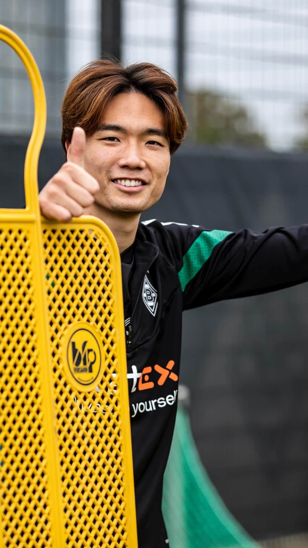 板倉滉のインスタグラム：「Road to „Ko-meback“ 🏃💪  Wir haben @kouitakura auf seinem Weg zurück auf den Platz begleitet 🔁🎥 das ganze Video findet ihr auf unserem YouTube Kanal.  #dieFohlen #unzähmbar」