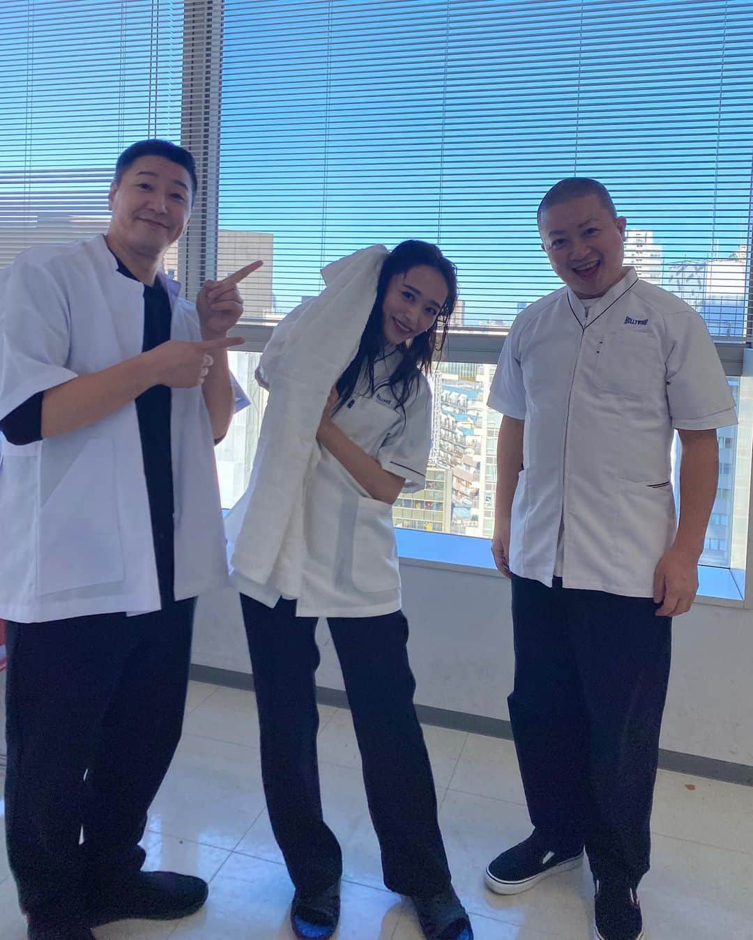近藤千尋のインスタグラム：「初❤️有吉の壁 ゲストで出させていただきました🥺🫶🏻 ドキドキしたぁ💓笑  芸人さんみーんな優しくて 本当に面白くて緊張感もあって とても最高な時間でした✨  チョコプラ兄さんたちと びちょびちょになったり、 ジャンポケさんと蛙亭さんと マジカルラブリー村上さんと 一緒に合格いただけてよかったぁ🈴笑  是非見逃し配信見てね😍🫶🏻  #水道水で髪の毛びちょびちょ #気持ちよかったです　❤️」