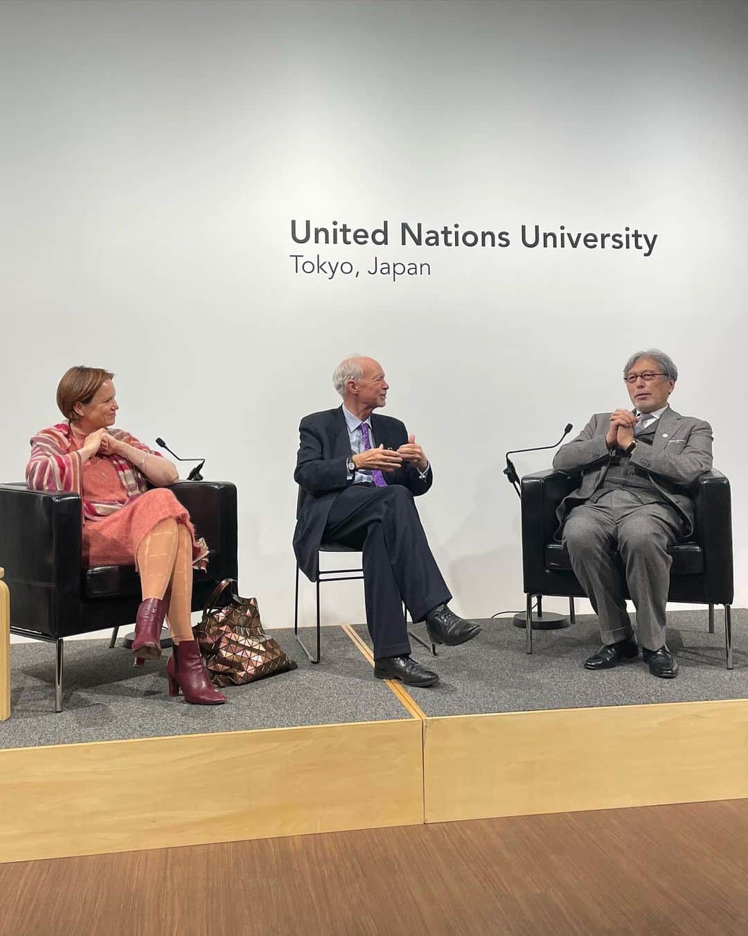 岡本沙紀さんのインスタグラム写真 - (岡本沙紀Instagram)「Guten Abend!  Today, 1/18, I went to an event at UNU, United Nation University. The title was “UNU Conversation Series — The UNU Headquarters Building: Iconic Architecture as a Reflection of International Postmodernism”.   The whole event was so exciting, but my (and seemingly everyone’s) favorite part was the conversation session with the speakers.  I personally am a huge fan of Tange’s architecture, so I was so delighted to hear Paul Tange, the son of Kenzie Tange at an on-site event!   The story also mentioned museums at Bonn as well, which I have visited and really liked. I may be going to post some memories of Bonn if I remember or anyone wants to hear them☺️  I recommend UNU Conversation Series to anyone who understands a bit of English, because it’s so contented and the food, the drinks (even including some alcohol) and the atmosphere of the building were so pretty😆  @minna_no_oshi_trip #みんなの推しtripキャンペーン #近場トリップ  #建築 #丹下健三 #UNU #国連大学」1月18日 22時35分 - okamoto_sa_ki