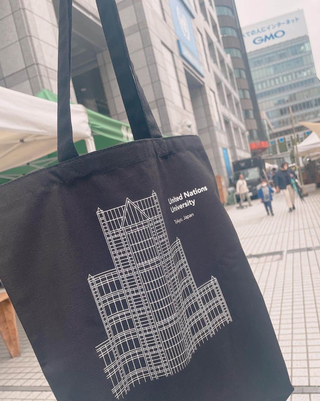 岡本沙紀さんのインスタグラム写真 - (岡本沙紀Instagram)「Guten Abend!  Today, 1/18, I went to an event at UNU, United Nation University. The title was “UNU Conversation Series — The UNU Headquarters Building: Iconic Architecture as a Reflection of International Postmodernism”.   The whole event was so exciting, but my (and seemingly everyone’s) favorite part was the conversation session with the speakers.  I personally am a huge fan of Tange’s architecture, so I was so delighted to hear Paul Tange, the son of Kenzie Tange at an on-site event!   The story also mentioned museums at Bonn as well, which I have visited and really liked. I may be going to post some memories of Bonn if I remember or anyone wants to hear them☺️  I recommend UNU Conversation Series to anyone who understands a bit of English, because it’s so contented and the food, the drinks (even including some alcohol) and the atmosphere of the building were so pretty😆  @minna_no_oshi_trip #みんなの推しtripキャンペーン #近場トリップ  #建築 #丹下健三 #UNU #国連大学」1月18日 22時35分 - okamoto_sa_ki
