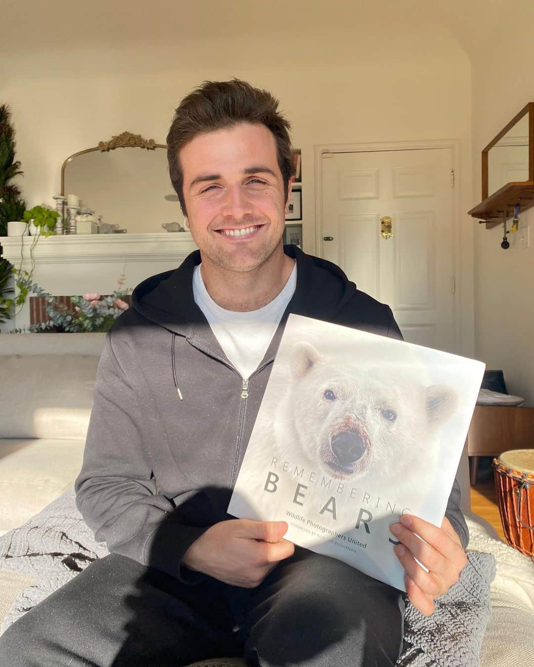 ボー・マーショフのインスタグラム：「The REMEMBERING BEARS book is filled with awe-inspiring photos of the last eight remaining bear species spread throughout the world. Sadly, six are listed as vulnerable or endangered. Pressures from the climate crisis, human-wildlife conflict, illegal zoos, pet trafficking and the bear bile industry, are putting them at risk. We can all make a difference.  Help to protect Bears by ordering your copy of Remembering Bears today at www.buyrememberingwildlife.com 100% of all profits go directly to vetted programs committed to protecting bears #RememberingBears or go to @RememberingWildlife for purchase info.」
