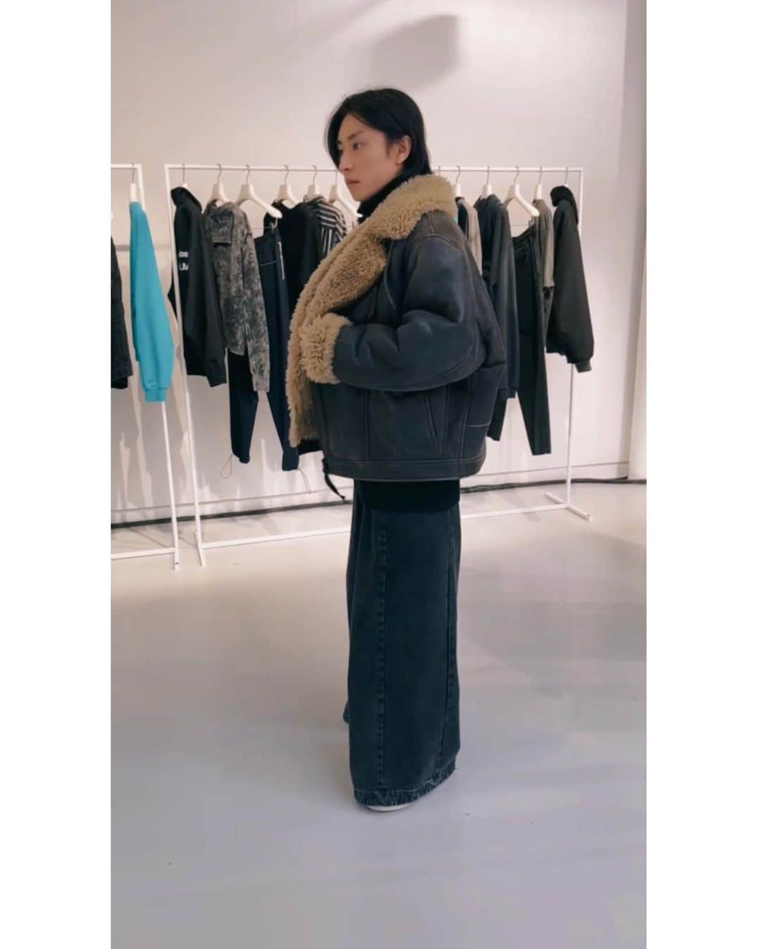 阿部顕嵐のインスタグラム：「@acnestudios」