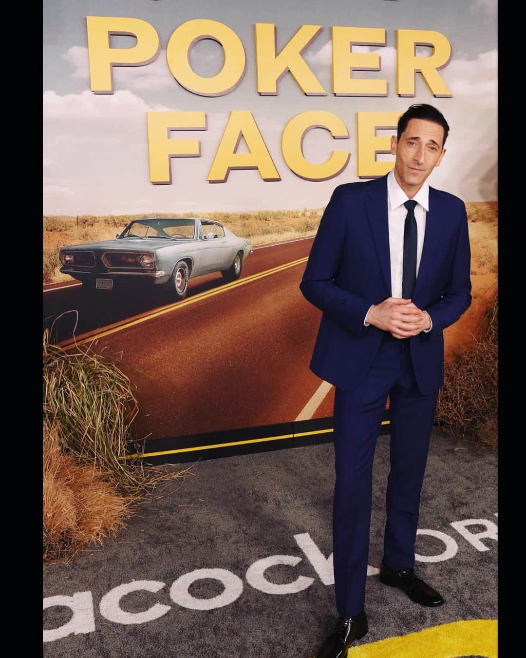 エイドリアン・ブロディのインスタグラム：「♠️ Enjoy the ride! POKER FACE premiers January 26th ♥️ congratulations to @riancjohnson @nlyonne @benjaminbratt @peacocktv ♦️ #PokerFacePeacock @prada」