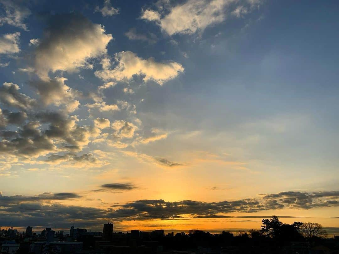 花原緑さんのインスタグラム写真 - (花原緑Instagram)「/ The start of the day!🌎💫 #冬の朝」1月19日 7時24分 - midori_hanahara_official