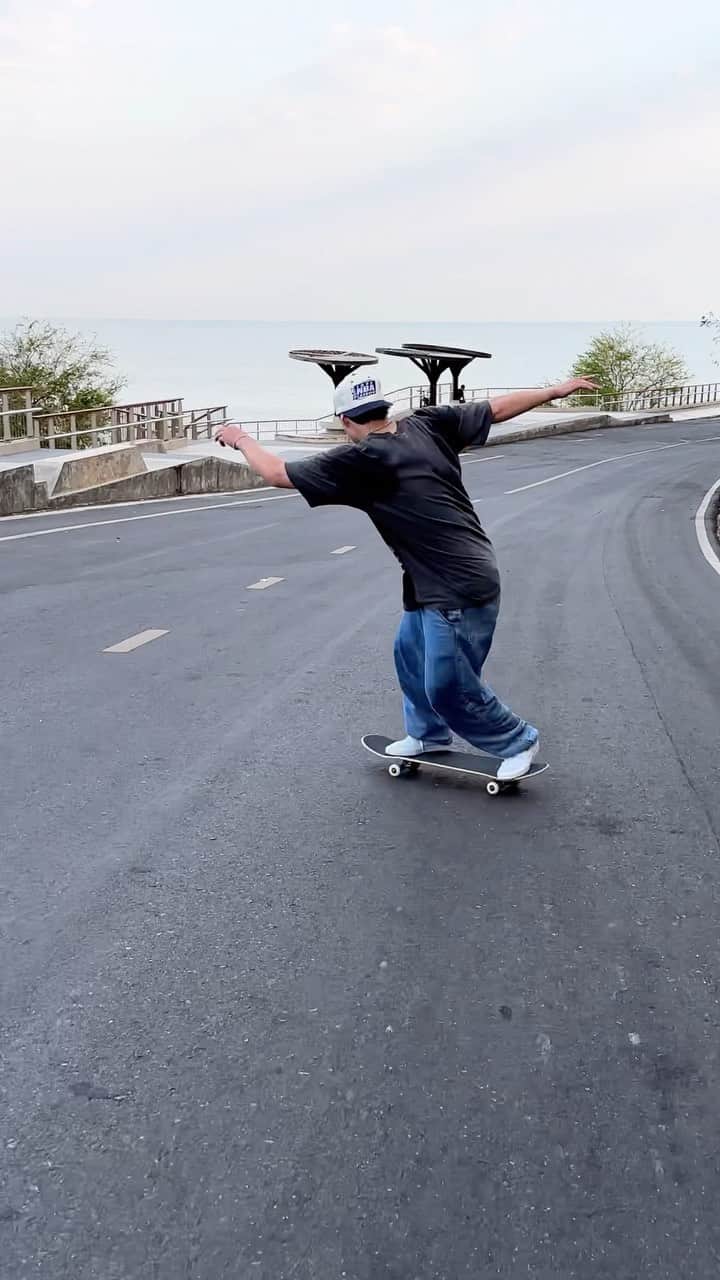 シェーン・オニールのインスタグラム：「7am looking like EA SKATE」