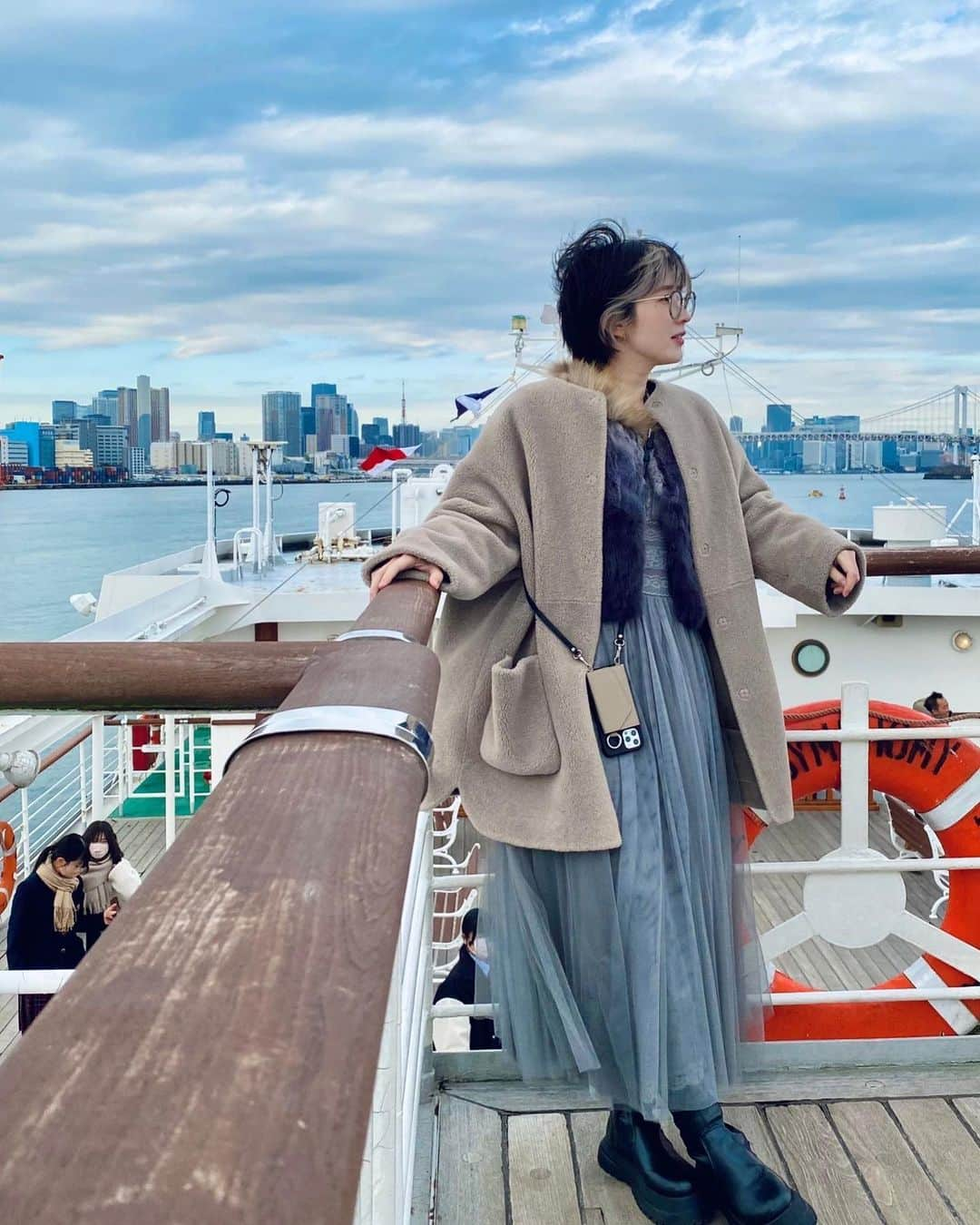 りえっくすのインスタグラム：「クルージング行ってきた🌊🛳  #シンフォニークルーズ  #シンフォニー東京ベイクルーズ  Photo by AYA📸」