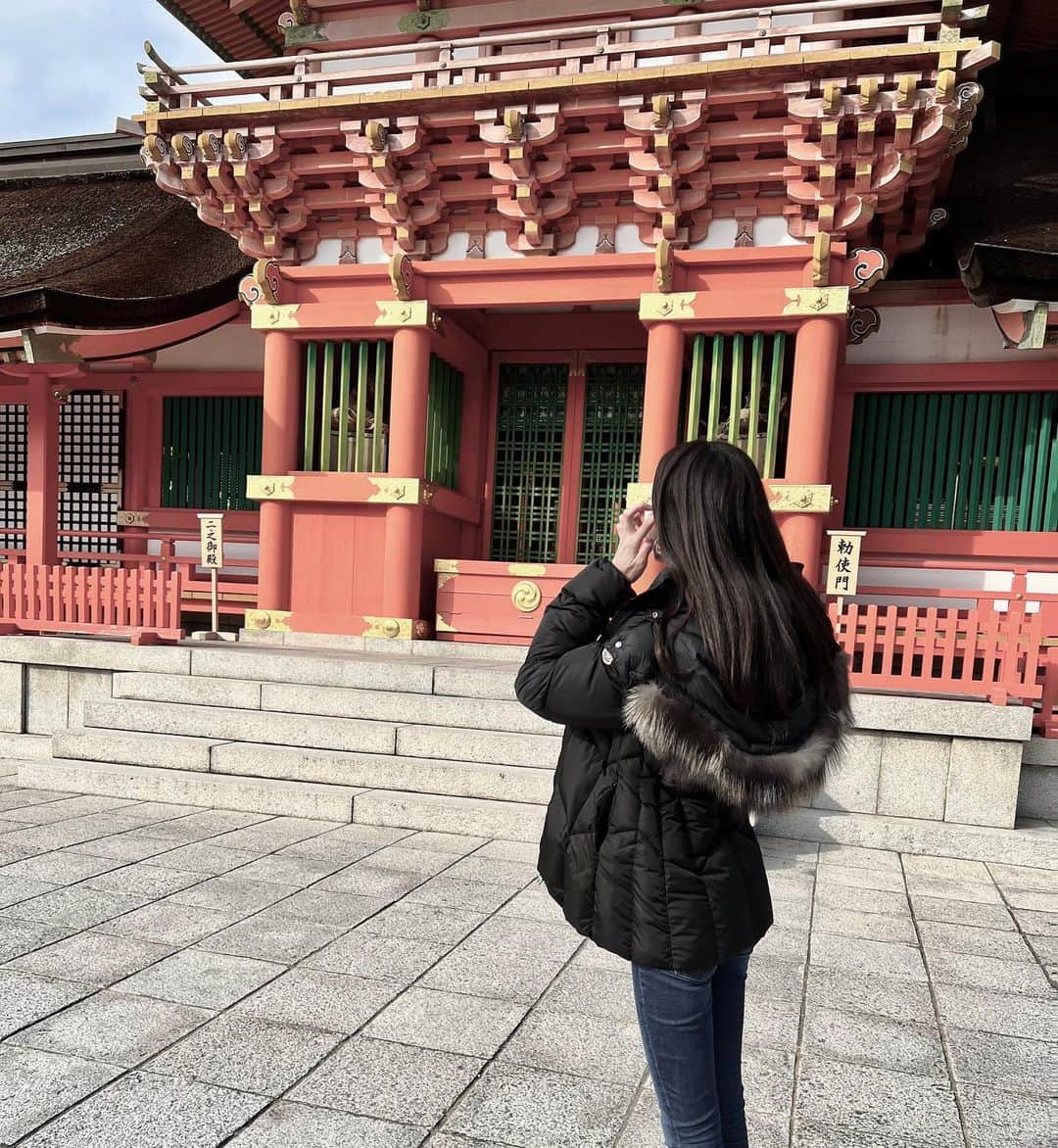 のインスタグラム：「2023🐰  ちょっとずつ投稿増やしていこうかなぁ🫣💭  今年もよろしくお願いします✨🙏✨  #宇佐神宮 #神社巡り #パワースポット #⛩️ #福岡女子 #御朱印」