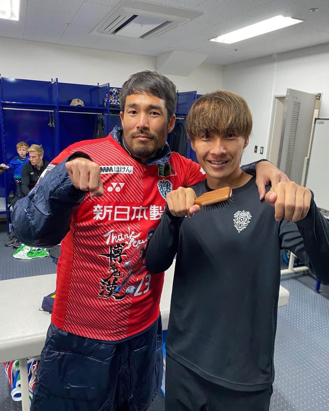 のインスタグラム：「. めちゃくちゃ時差だけど りきさん17年間お疲れ様でした！！ 17年ってまじですごいなぁ。 大統領は揺るがないよなぁ。 これからも宜しくお願いします！ ヒヒーン🐎  #いついじっても返しが早いりきさん #本当に優しいおじいちゃん #これからもおねしゃす #いつでも山岸カフェで待ってます #17年間お疲れ様でした #ヒヒーン」
