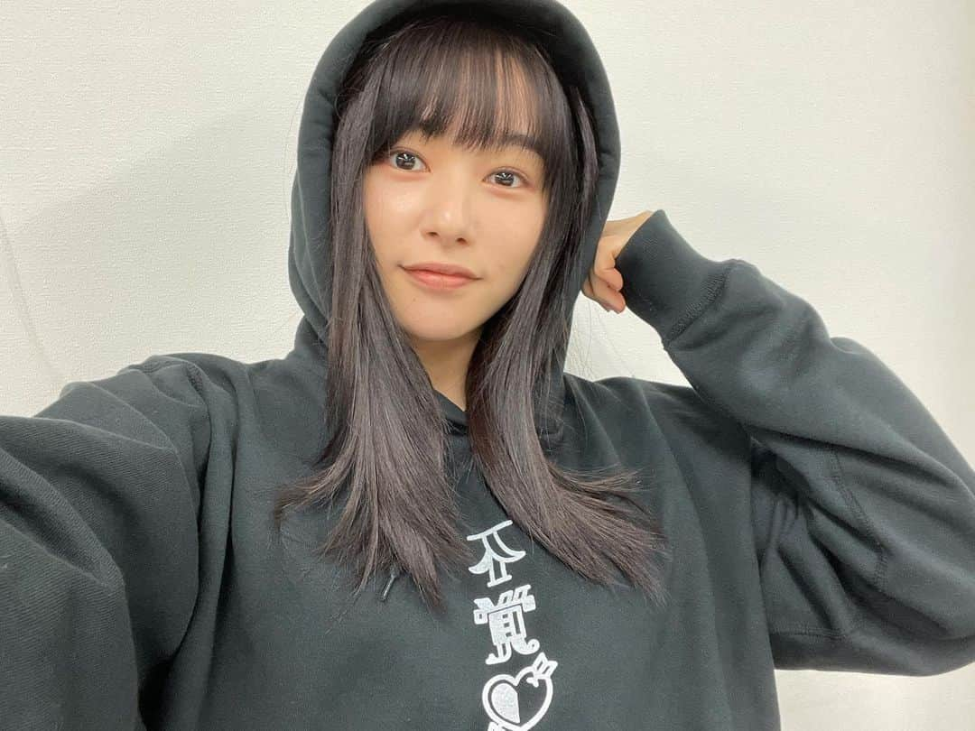 桜井日奈子さんのインスタグラム写真 - (桜井日奈子Instagram)「中京テレビ「不覚にもキュンときた」のイベント  ふかキュンライブin名古屋が今月26日に開催されます  https://w.pia.jp/t/fukakyun/  私は今回はVTR出演になっちゃいますが、楽しいイベントになること間違いなしです。  私の代わりに参加してきてください😢  ふかキュンパーカーを添えて。  #ふかキュン」1月19日 18時49分 - sakurai.hinako_official