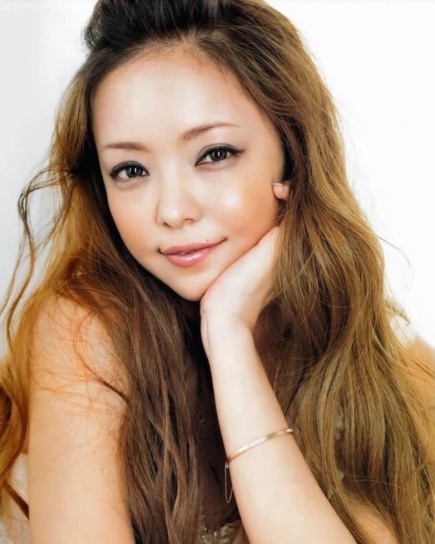 安室奈美恵　ファンアカウントのインスタグラム：「✨Japanese great songstress "NAMIE AMURO"✨ ✨Please enjoy her wonderful song and dance✨  #安室奈美恵#安室ちゃん #安室ちゃん好きな人と繋がりたい  #namieamuro #amuro#namie #music#song#live#style #beauty#cute#happy #smile#笑顔#peace #かわいい#大好き #love#singer#diva #swag#cool#tbt #fashion#nature#hair #dance#friendship #LouisVuitton」