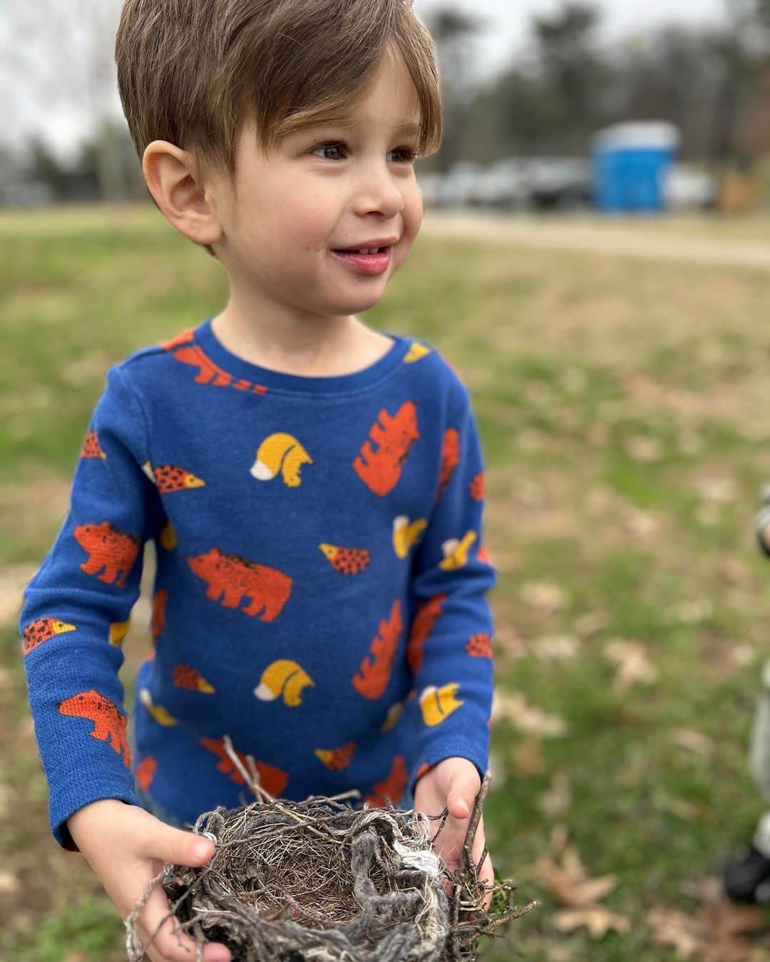 カミーユ・グアティのインスタグラム：「Boys in their element today! Beautiful nature walk in #shelbypark #nashville」