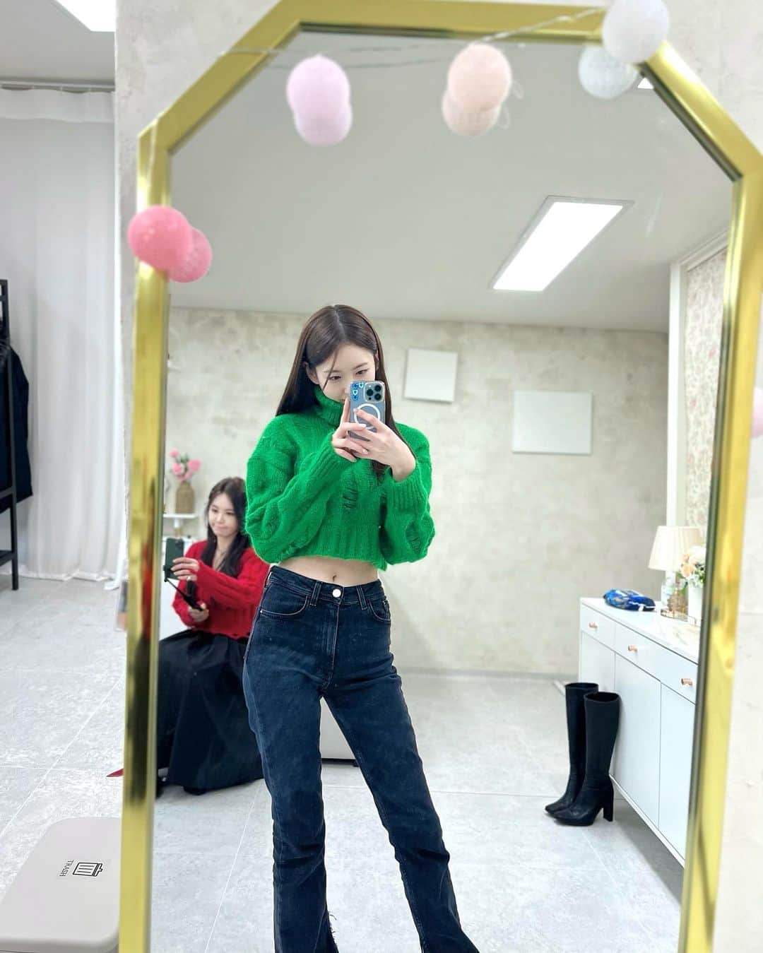 シアのインスタグラム：「텔레토비 친구들과 #다온스튜디오 에서✨ 앞으로 여러 가지 컨텐츠들로 유튜브 촬영할 예정이에요 많관부🫶」