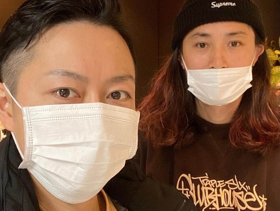 のインスタグラム：「保育園からの先輩美容師にカット💇‍♂️ いい感じです✨ ちなみに男女問わず⬆︎タグの佐藤功インスタDMから予約受付中だそうです🫡✨💈  #トッカグン #美容師 #髪型 #服装点検クリアできる横短め #自衛隊 #佐藤功 #ヘアカット」