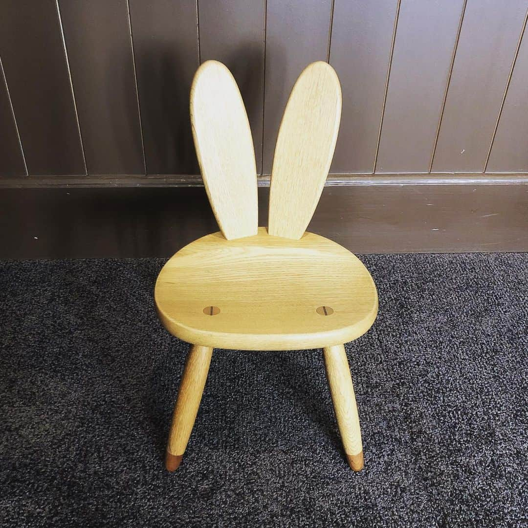 西山由さんのインスタグラム写真 - (西山由Instagram)「La chaise de lapin」1月19日 15時15分 - jesuis_yui