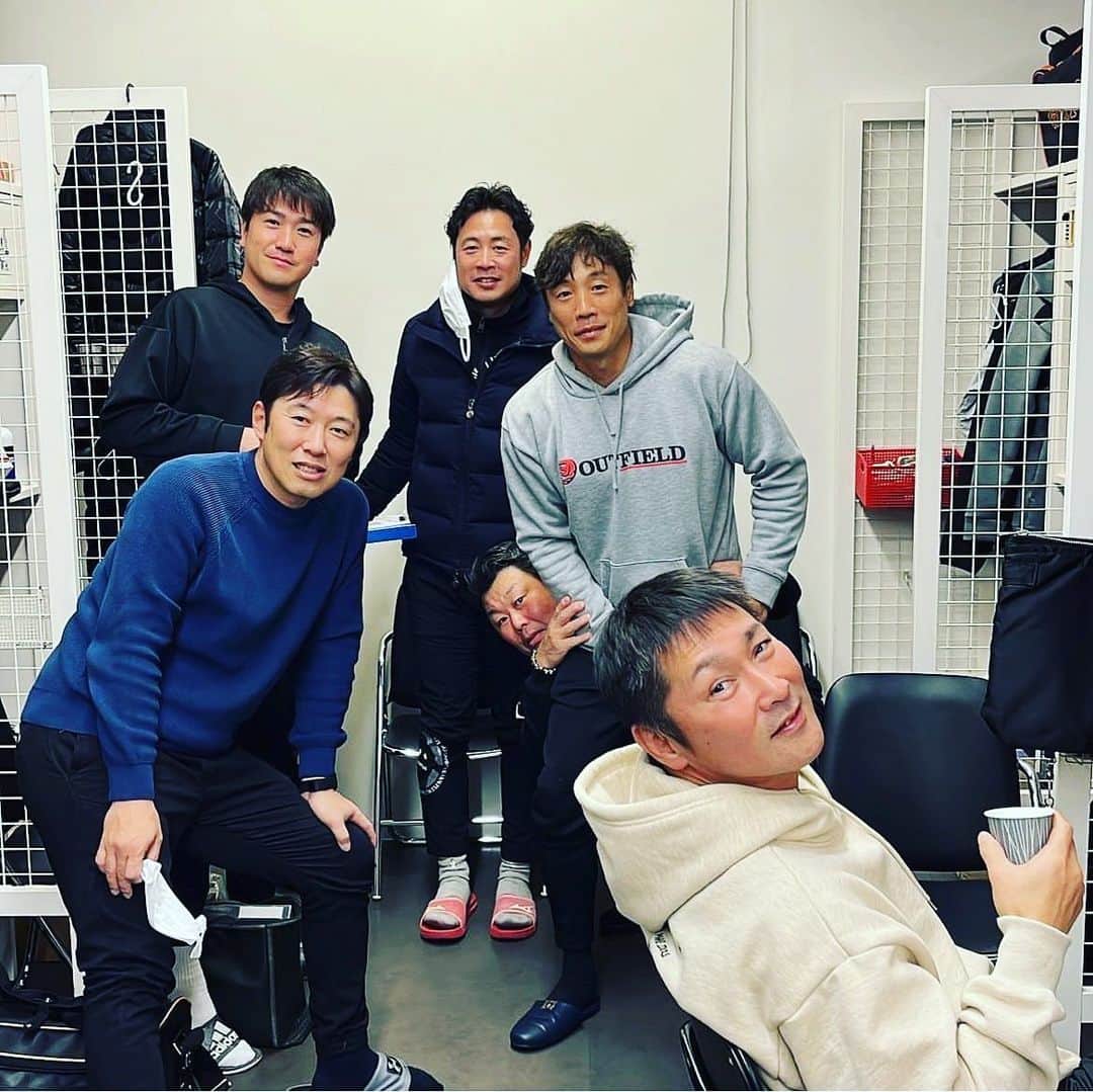 亀井善行のインスタグラム：「2023年も宜しくお願い致します！ インスタ一応やってみました笑」