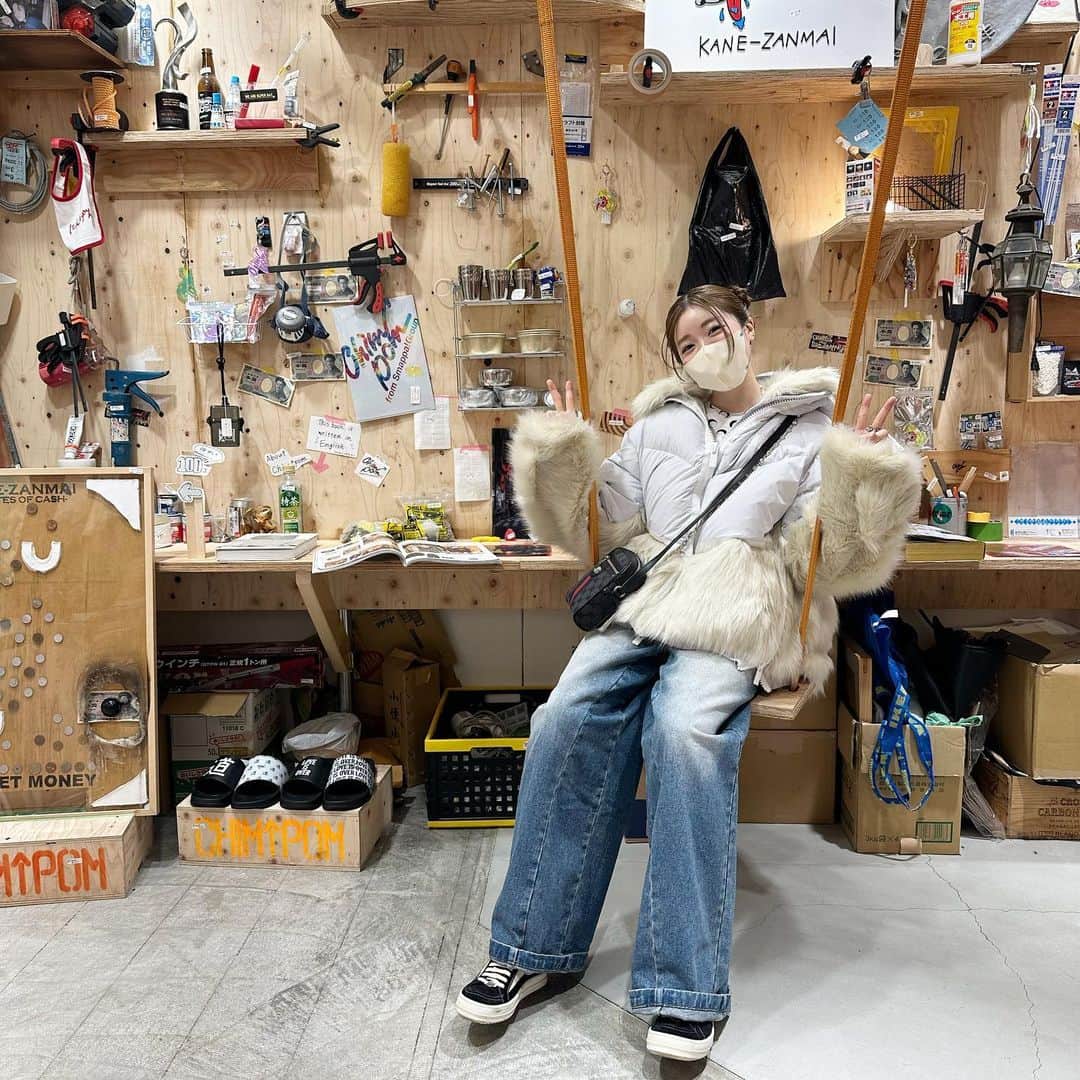 のインスタグラム：「✌︎」