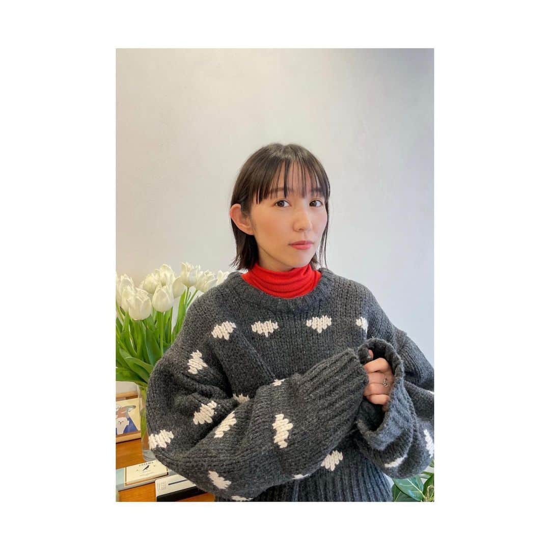 徳永えりのインスタグラム：「... 2023年初カット✂️ 現場が続いているので長さは変えられなかったけど、 やっぱり整えてもらえると気持ちがいいよね🌱 オッパのNEWサロンはお洒落で映えで盛れる😉🧡  今年も沢山お世話になります🫶🏻 @zum_hair」