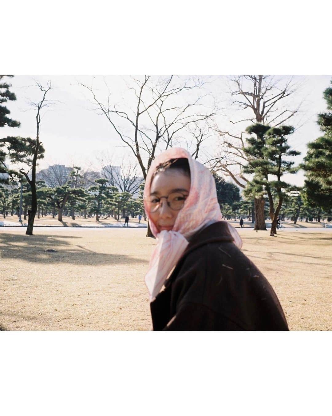 飯豊まりえのインスタグラム：「.  お久しぶりです✨ 元気に過ごしています🫖  まだまだ寒いので 体調お気をつけてくださいね（´-`）.｡oO」
