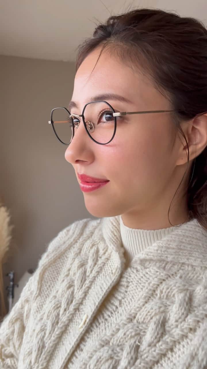 愛甲千笑美のインスタグラム：「@zoff_eyewear こらぼ眼鏡」