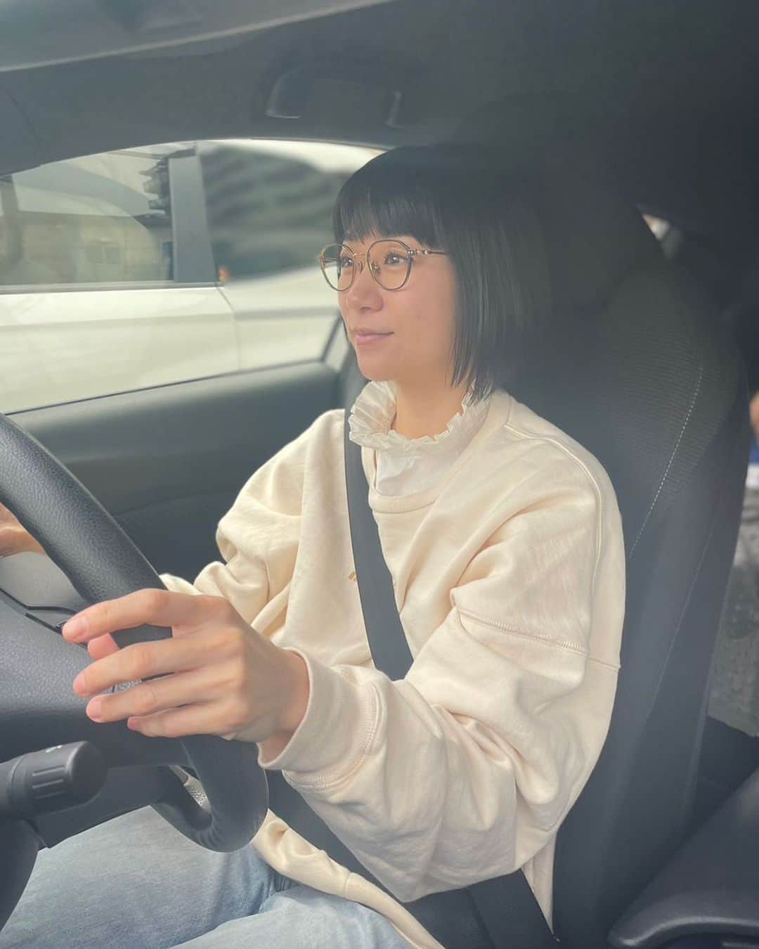 時東ぁみさんのインスタグラム写真 - (時東ぁみInstagram)「免許を取って1ヶ月が経ちました🚗 ・ ペーパードライバーにならないようにちょこちょこ運転してるのですが なんと今日！ついに！友達を乗せて運転しました☆ 緊張したけど、すごいと言ってもらえてよかったー☆ ・ 怖がりながら、安全運転努めます！！ ・ #時東ぁみ #運転 #ドライブ #初心者 #免許 #1ヶ月 #緊張 #怖かった #楽しかった #安全運転 #心がけます #🚗 #🔰」1月19日 22時18分 - amitokito