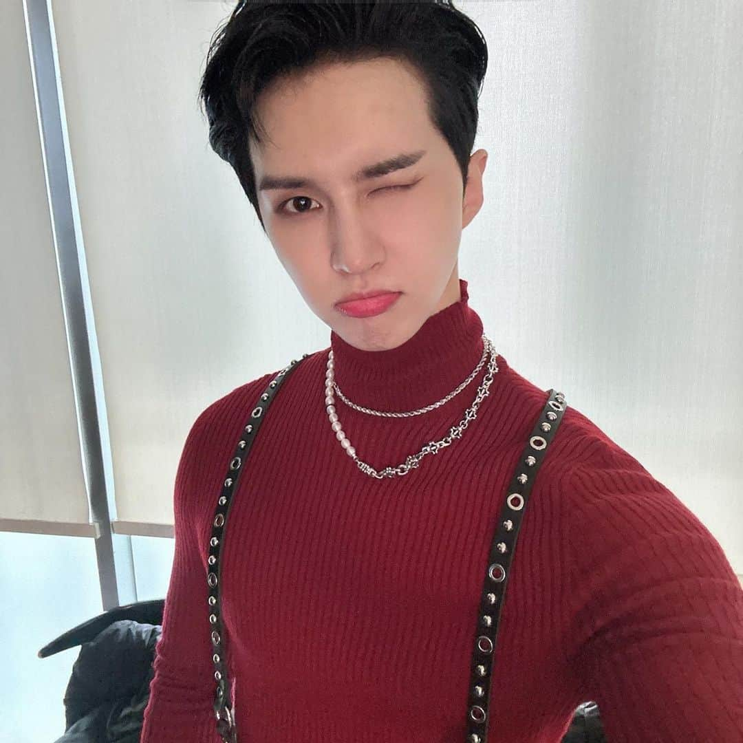 ケンさんのインスタグラム写真 - (ケンInstagram)「2023. 1. 19. Thu.  ST☆RLIGHT 💛  #Ken #StarLight #VIXX #MCountDown #hehe #💛」1月19日 23時02分 - keken_0406