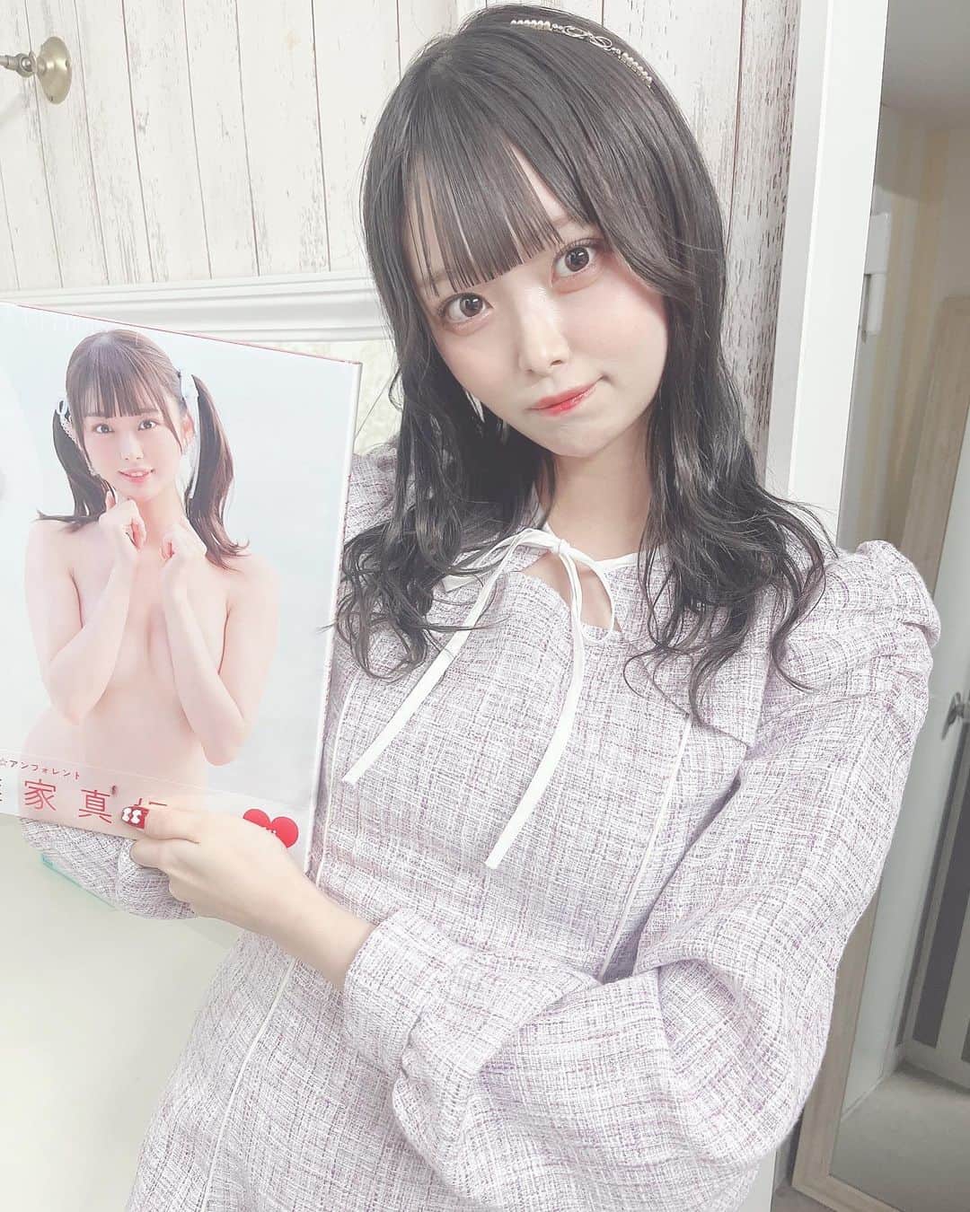 のインスタグラム：「本日、達家真姫宝1st写真集 『オトナになったね、まきちゃん』発売日です！ 沢山の方にみてもらえますように！❤️‍🔥  #オトナになったねまきちゃん」