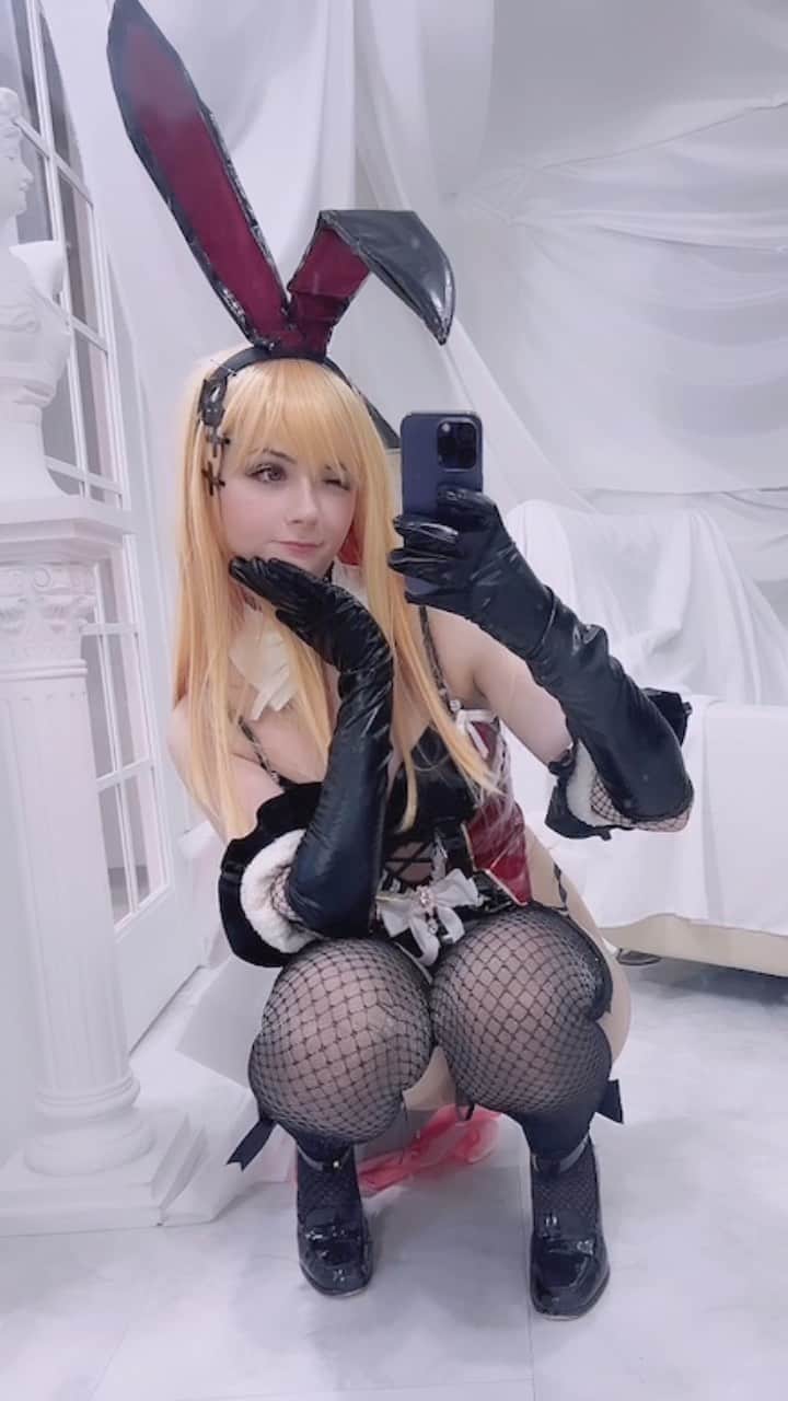 Hirari Ann（ヒラリー アン）のインスタグラム：「Bunny girl needs attention 🐰💕 #cosplay #kitagawamarin #anime」
