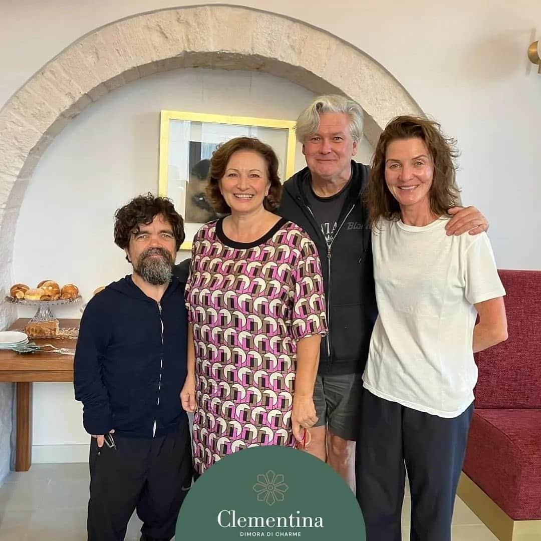 ピーター・ディンクレイジのインスタグラム：「Peter Dinklage, Conleth Hill, and Michelle Fairley together in Italy 🇮🇹 (October 2022)」