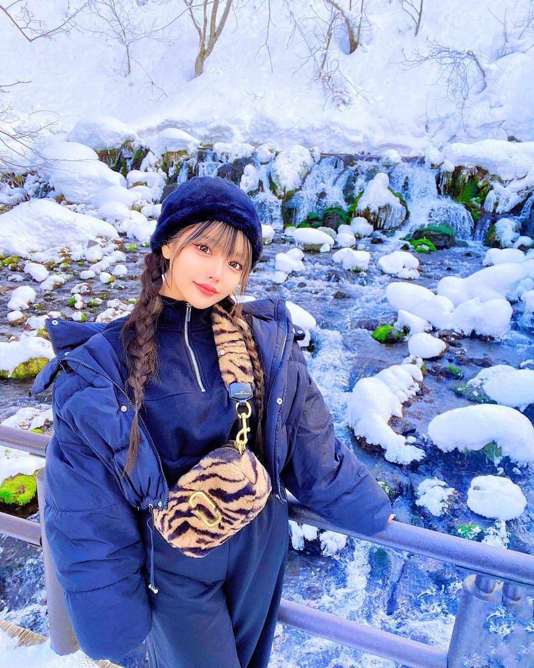 Hiiroさんのインスタグラム写真 - (HiiroInstagram)「やっほ〜❄️‪‪  寒がりだから冬の北海道は絶対行かない🥶って思ってたけど 行ってみたら雪がびっくりするくらい綺麗で最高の旅行でした🤍  なんかいっぱいパワーもらえたきぶん💪🏻 ̖́-  明日はprettyいます🐻‍❄️💙  ・  ・  ・」1月20日 2時27分 - hiiro_prettywoman