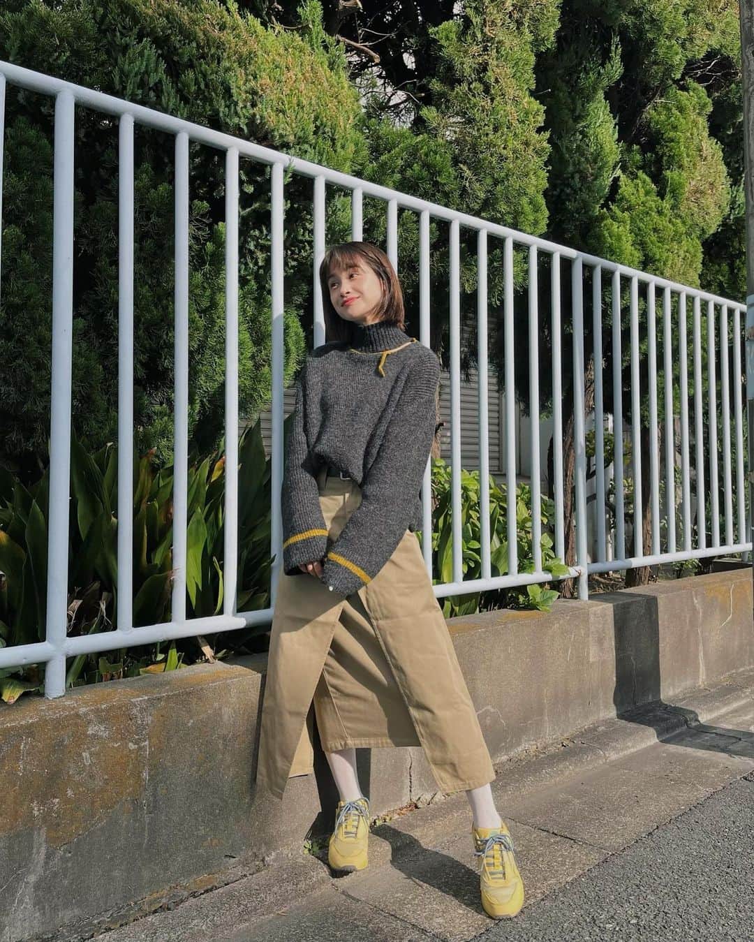 YUMIKO TANAHASHIのインスタグラム：「mini2月号スニーカーコーデ掲載されてます✨👟 絶賛発売中です！ みてねっ！  #mini #ootd #outfit  #sneaker #タナ私服」