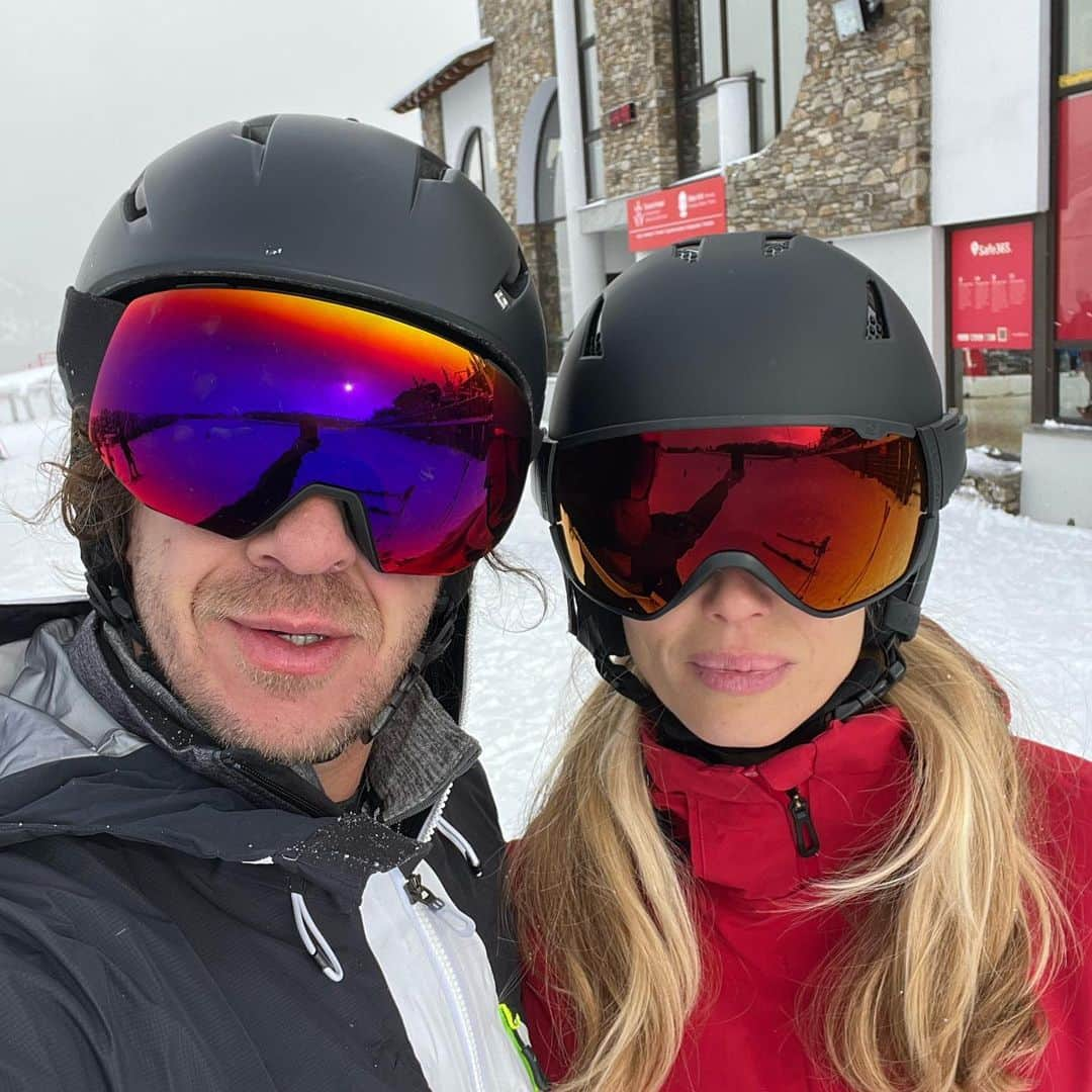 カルレス・プジョルさんのインスタグラム写真 - (カルレス・プジョルInstagram)「New hobby⛷️😍」1月20日 5時48分 - carles5puyol