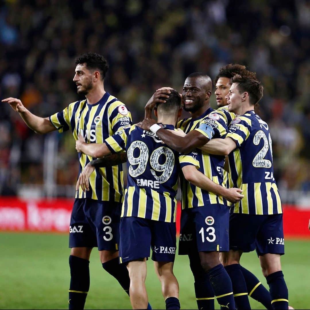 のインスタグラム：「Bravo takim 💛💙」