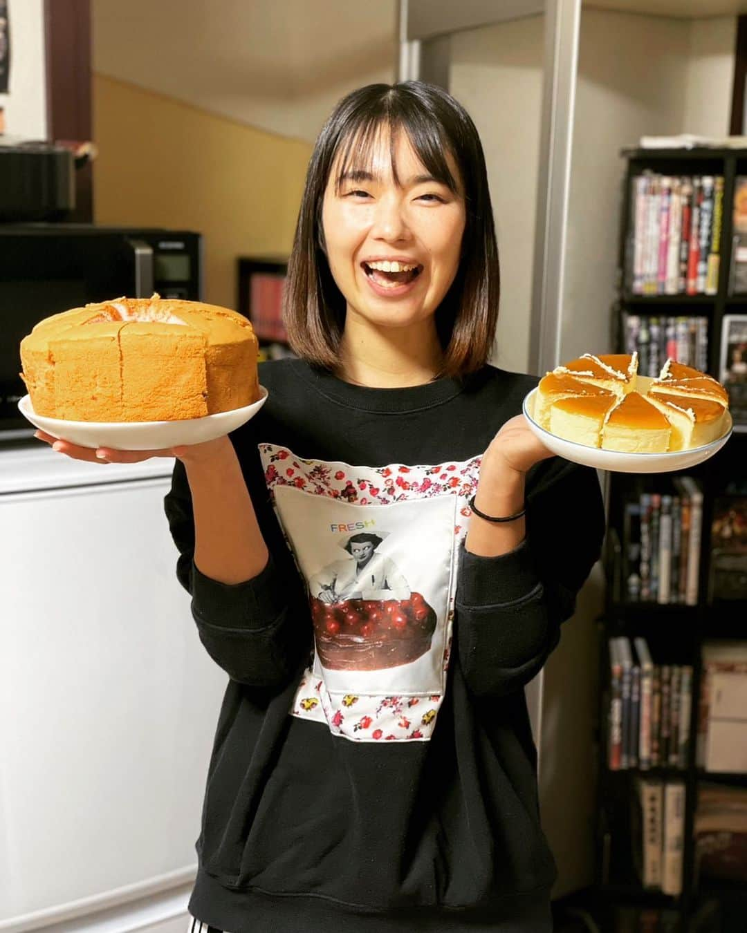 松嶋雛乃のインスタグラム：「ケーキ大好きマン🎂🍰  ・   #頂いたケーキ  #めっちゃ美味しかった  #アホすぎて切り分けるの計算できなかった #数字苦手  #勉強しよ #たぶん口だけ  ・  #女優 #役者 #広島女子 #方言女子 #ポートレート #大人こども」