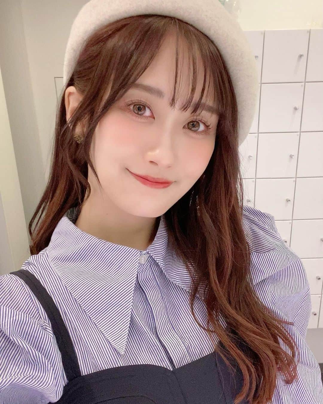 南早紀のインスタグラム：「ベレー帽って可愛いよね☺️ （数年前にお姉ちゃんから貰ったよ🤍）」