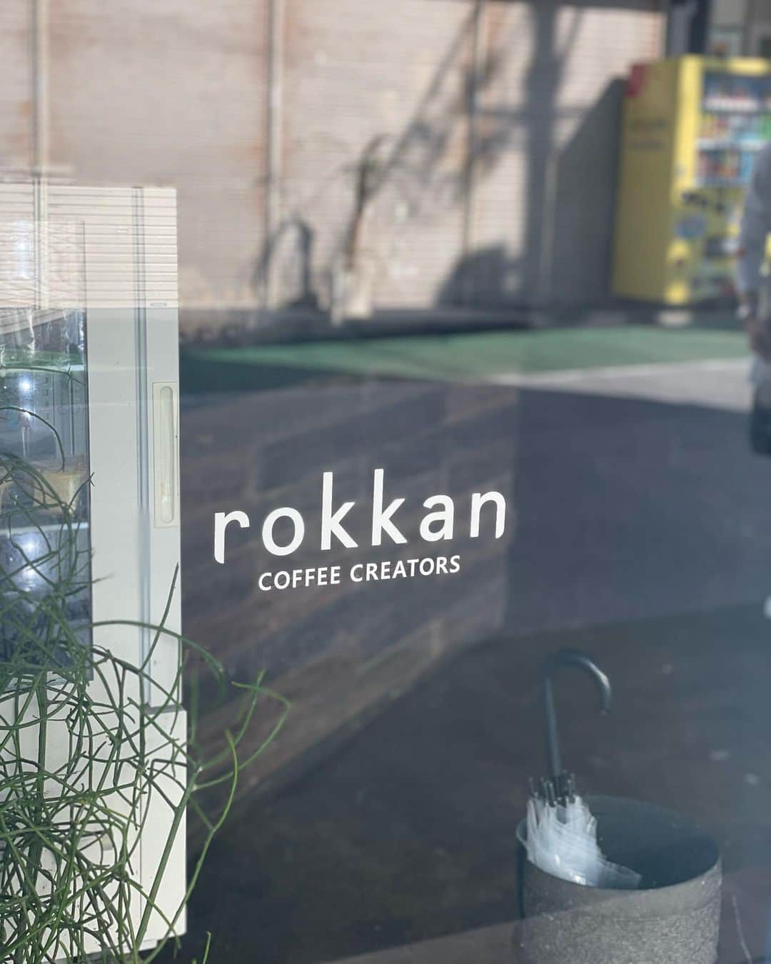 酒井高徳さんのインスタグラム写真 - (酒井高徳Instagram)「〜沖縄カフェ巡り記録〜  1. rokkan Coffee Cretors @rokkancoffee   2. Tamagusuku Coffee Roasters @tamagusuku_coffee_roasters   3. Daily Dose Coffee Shop @daily_dose_coffee_shop   いっぱいCafe 巡れて楽しかった〜🤤🥐☕️ 他にも行きたかったけど時間足りな過ぎた…笑  #coffee #cafe #カフェ巡り #dayoff #enjoy #沖縄カフェ」1月20日 14時36分 - sakai_go1123