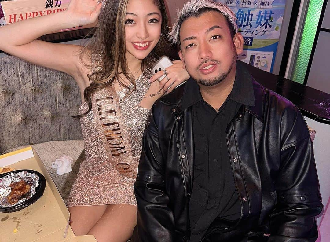 世界のアディ男さんのインスタグラム写真 - (世界のアディ男Instagram)「今年、初沖縄🌊 毎月沖縄来てます。 自分のお店も皆様のおかげで順調です。 毎日お酒でたまにしんどい時もあるけどみんなでこうやって飲んでる時が1番楽しい。  今年も渋谷、沖縄をよろしくお願い申し上げます🤲  レペゼンメンバーともたまたまかぶってパーチーしたお。  #沖縄 #レペゼン #江ノ島 #松山 #酒」1月20日 14時50分 - sby_adio