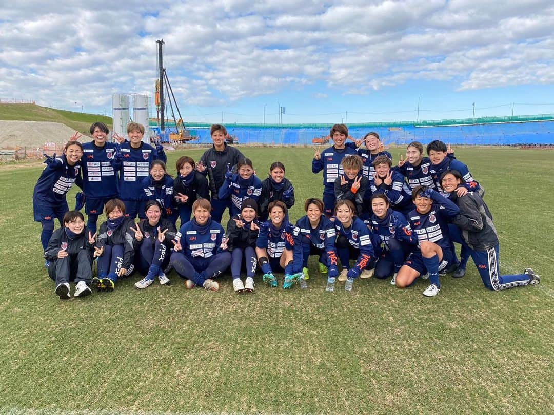 有吉佐織さんのインスタグラム写真 - (有吉佐織Instagram)「🐿🧡⚽️  前期と皇后杯が終わりました たくさんの応援ありがとうございました🔥🫶  自分自身のひとつのプレー ひとつの判断が勝敗を決める 後期に向けてもっともっと 自分のプレー、判断の質をあげていきます  少しの間だけオフになるので しっかり休めてまた頑張ります🔥  後期も熱い応援、サポートよろしくお願いします❤️‍🔥  #大宮アルディージャventus #🐿🧡 #Yogibo #weリーグ #皇后杯 #1987 #87」1月20日 15時47分 - ariyoshisaori_1101