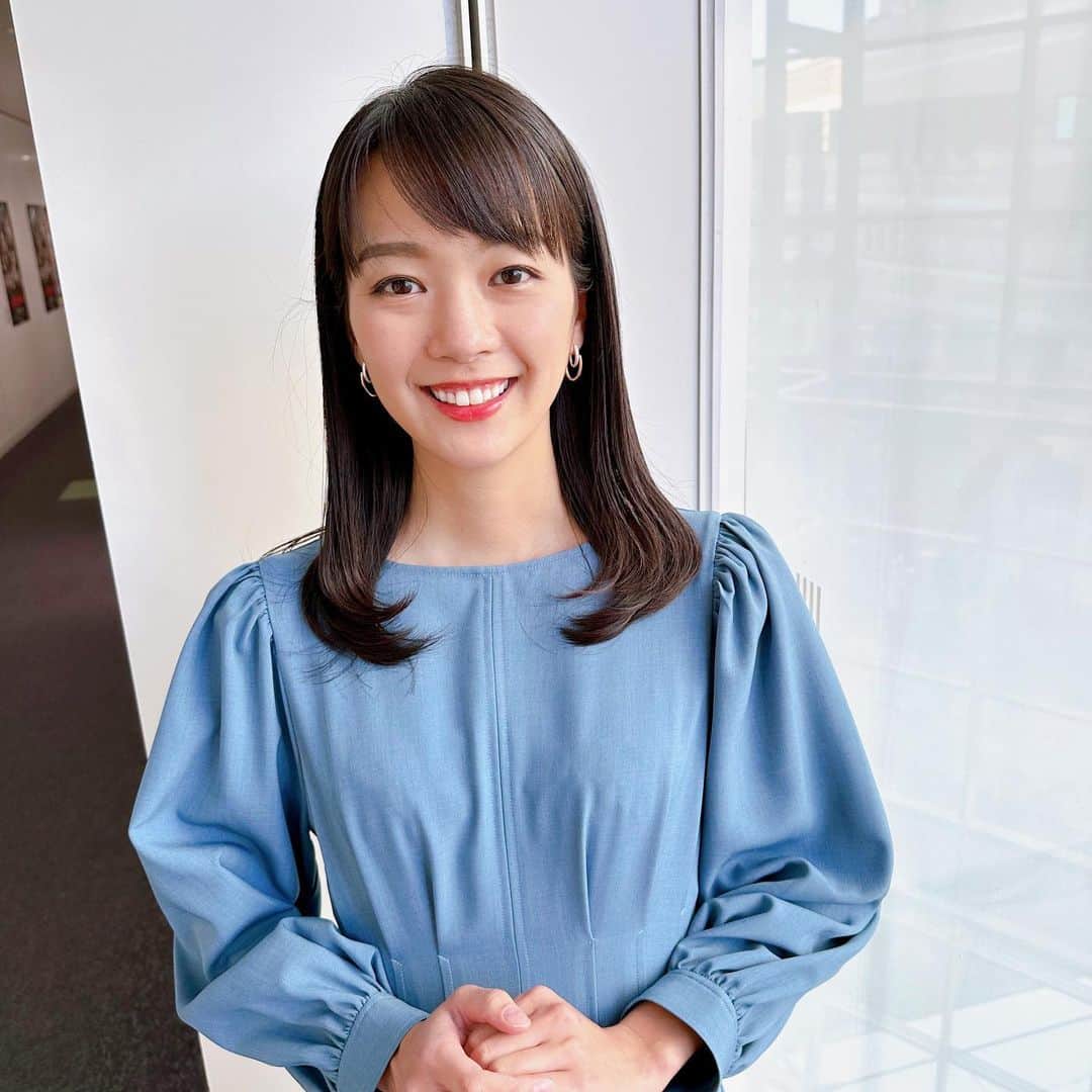 紀真耶のインスタグラム：「先週と今週のグッドモーニングの衣装✨ 冬の私服は何着たら良いかわからない。。。  ☆ ☆ #衣装 #ワンピース #スカート #タイツが苦手で #私服迷子 #テレビ朝日 #アナウンサー #紀真耶 #グッドモーニング」