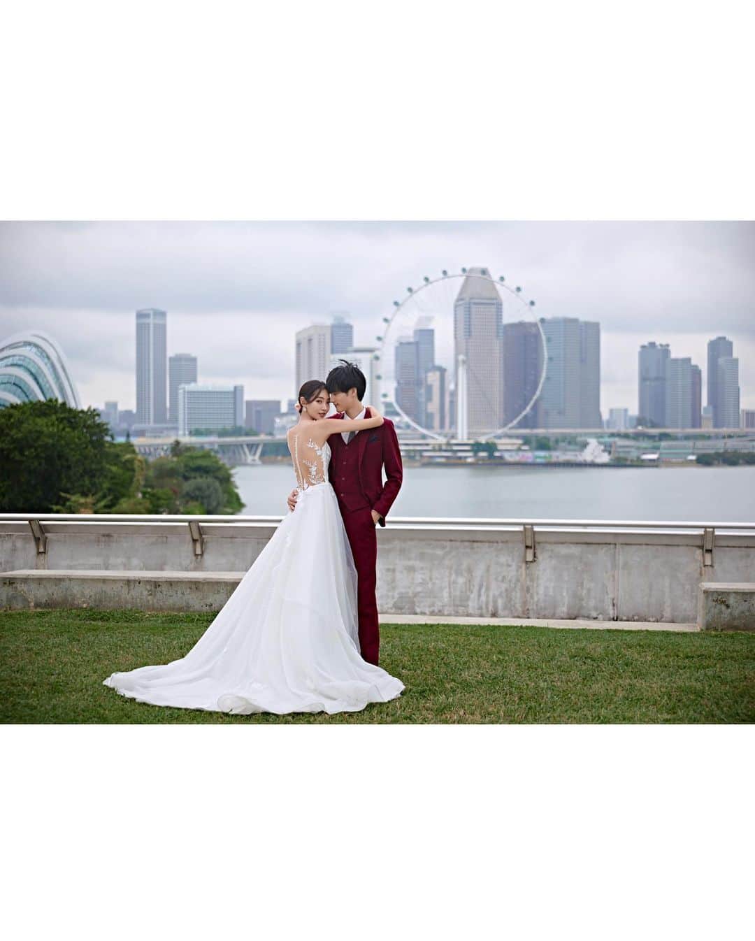 大須賀崇さんのインスタグラム写真 - (大須賀崇Instagram)「... New work pictures come out from @digiobridal  👰‍♀️ @me_nyoung  booking @mannequinstudio   国際結婚してません。笑  #singapore #wedding #photoshooting #digiobridal」1月20日 19時05分 - taxin