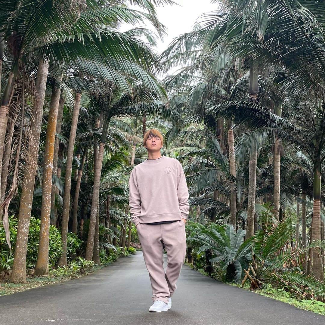 のインスタグラム：「. 石垣島🌴 思ったより寒かった。 #石垣島 #沖縄 #セットアップ」