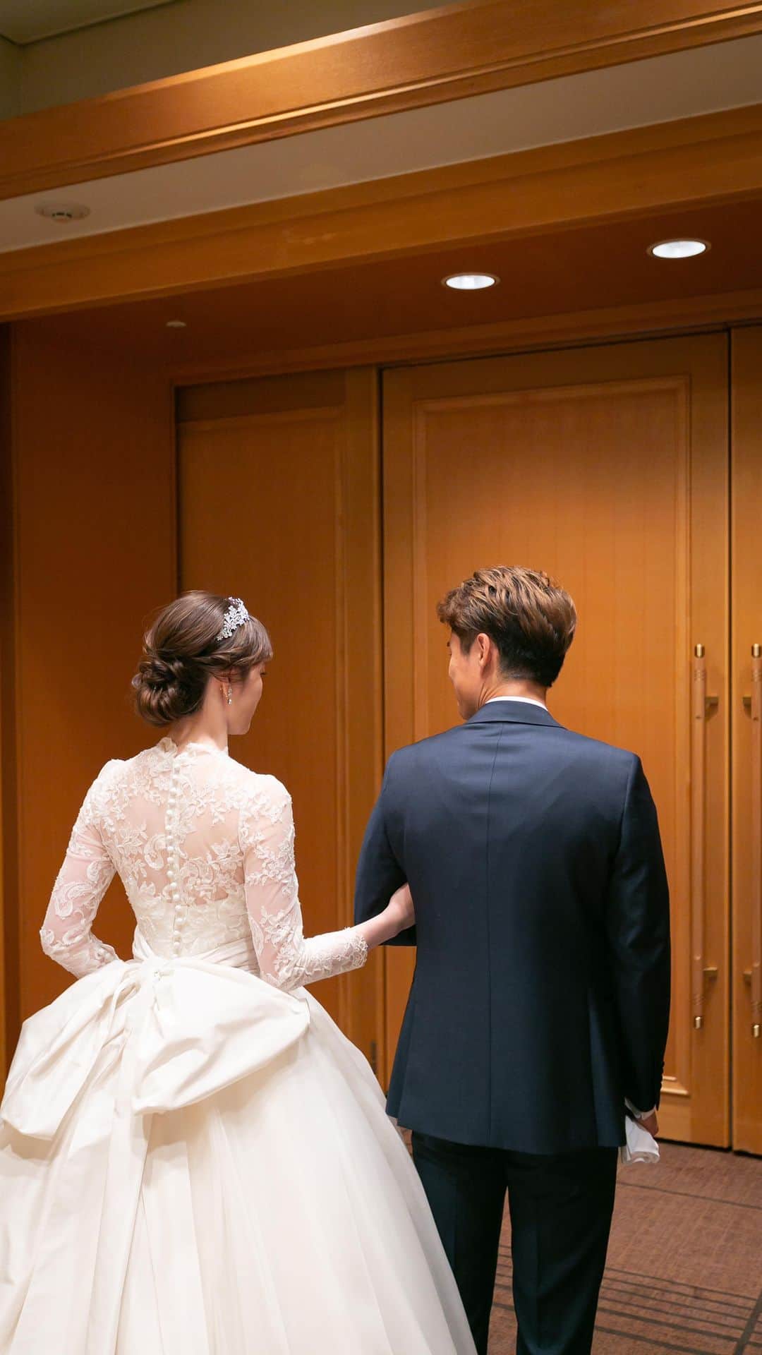 中野瑞希のインスタグラム：「. 妹の友達が作ってくれたので載せます🤍  #結婚式#結婚#結婚式場選び#結婚式レポート#卒花#卒花レポ#卒花しました#卒花嫁#卒花嫁レポ#プレ花嫁#プレ花嫁さんと繋がりたい#卒花嫁さんとも繋がりたい#挙式#披露宴#帝国花嫁#帝国ホテルウェディング#インペリ婚#imperialhotel#wedding#weddingphoto#weddingdress#hatsukoendo#bridalmizuki」