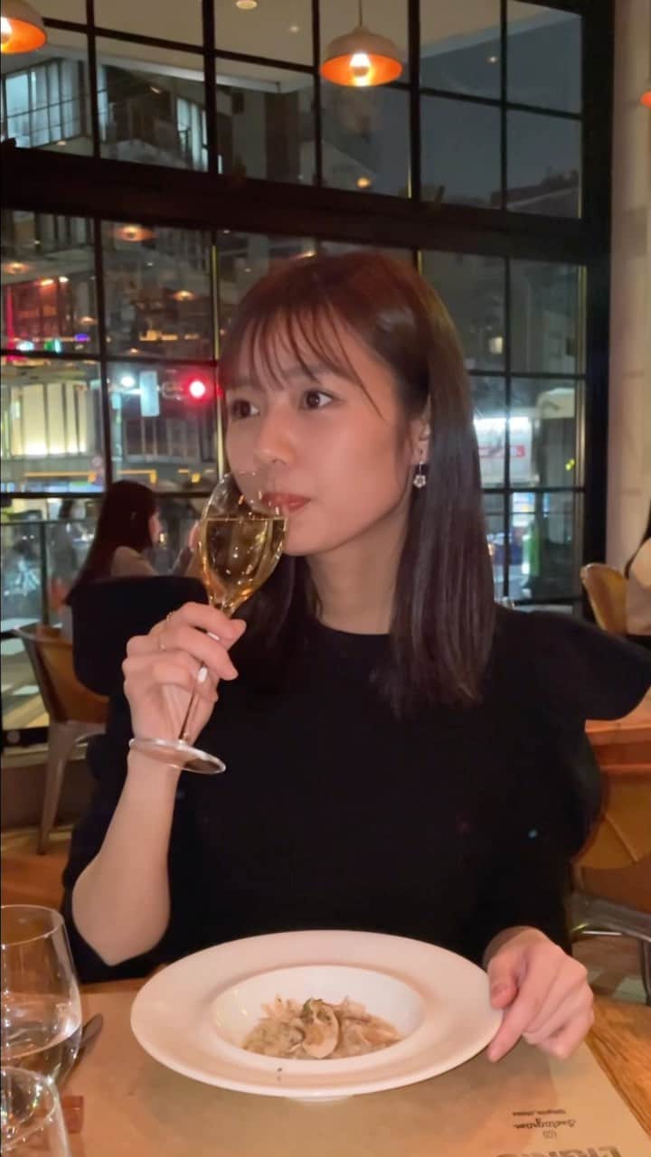 杉浦みずきのインスタグラム：「シャンパン飲む人（ほんとは飲めない人） 親友のバースデーだから背伸びした😘笑 #東京グルメ #恵比寿グルメ #恵比寿ディナー #lignis」