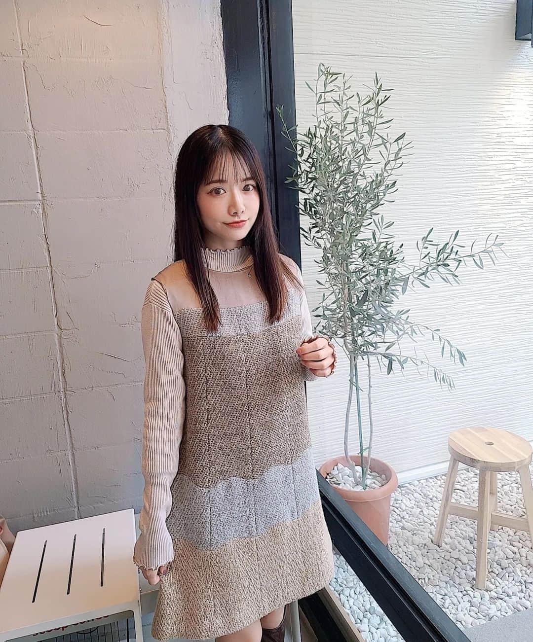 のインスタグラム：「最近のお気に入り私服◎  @ricord_official のカラーブロックワンピース可愛くてお気に入り☺️ 　 　  #ricord #ricordcode #リコルド #ワンピース #コーデ」