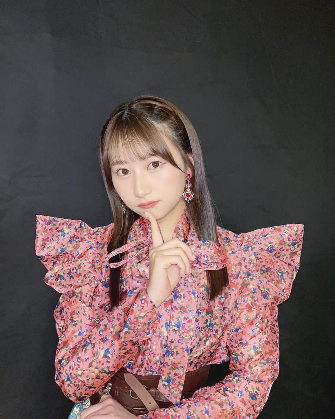 伊藤優絵瑠のインスタグラム：「かっわいい衣装ー🌷   #キスの花びら  #hkt48」