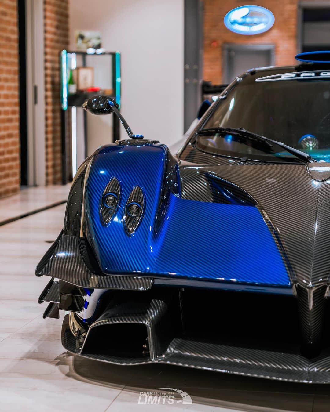 CarsWithoutLimitsさんのインスタグラム写真 - (CarsWithoutLimitsInstagram)「We had the opportunity to shoot some content with this ultra rare Pagani Zonda Revolucion. It’s number 5 of the 5 created. This Zonda is definitely out of this world. The YouTube video will go live at 7PM EST. Make sure to check it out.   Special thanks goes out to @cargroms @emc2ny & @paganigreenwich for allowing our team to produce some great content.   #carswithoutlimits #pagani #zonda #zondar #zondarevolucion #revolucion #1of5 #carporn」1月21日 7時14分 - carswithoutlimits